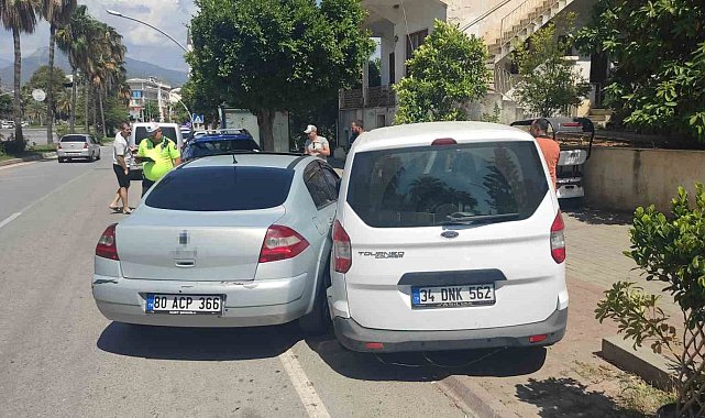 Gazipaşa'da zincirleme kaza: 2 yaralı