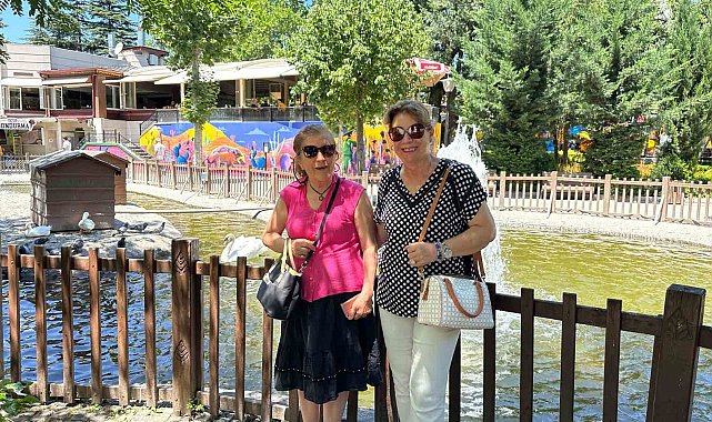 İki sıra arkadaşı 50 yıl sonra Ankara'da buluştu
