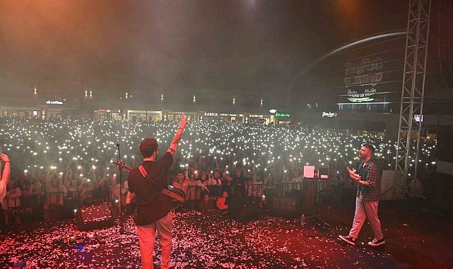 İkilem, Gül Festivali'nde Ispartalılara unutulmaz gece yaşattı