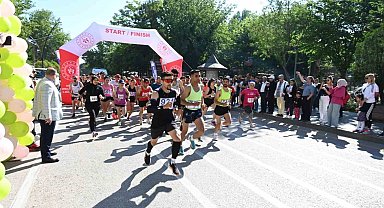 Isparta'da 120 sporcu Gül Koşusu'nda ter döktü