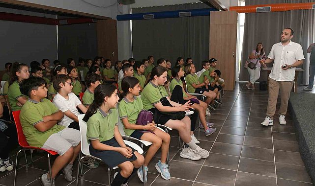 İstasyon Kuşadası Topluluk Merkezi'nin kapıları çevre farkındalığına açıldı