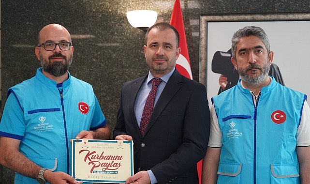 Kabil Büyükelçiliği Maslahatgüzarı ve Misyon Şefi Ünal, kurbanını TDV'ye bağışladı