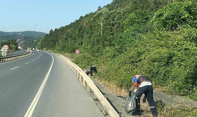 Karadeniz Ereğli'de plajlarda temizlik çalışması sürüyor