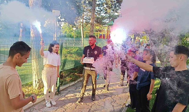 Kas hastası Murat'a çok sevdiği polislerden doğumgünü sürprizi