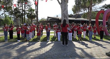 Kemer Belediyesi Gençlik Orkestrası'ndan mini konser