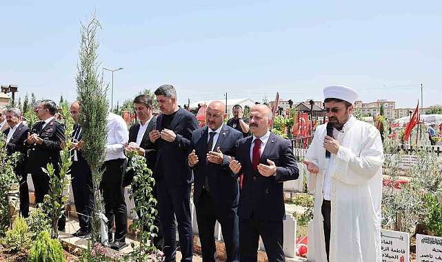Kent protokolü şehitlik ziyaretinde bulundu