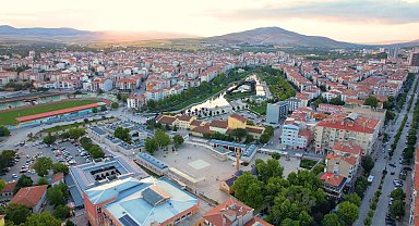 Kırşehir'in tarihi meydanı 500 metreden dron ile görüntülendi