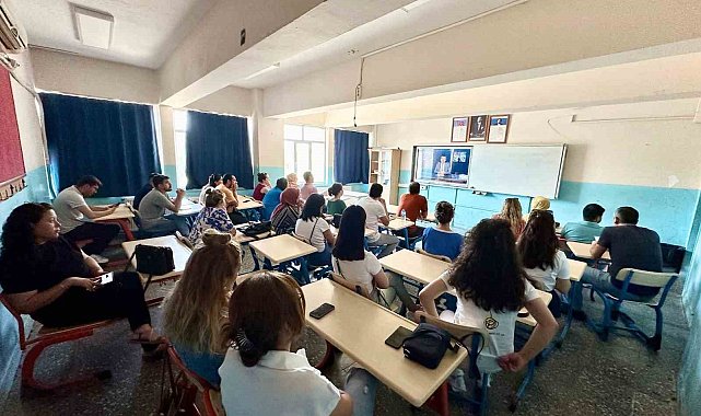 Köyceğiz'de öğretmenler yeni müfredatı inceledi