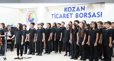 Kozanlı öğrenciler Kozan kurtuluşunu sahnelerine taşıdı