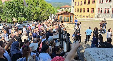 LGS'nin ilk oturumu sona erdi, okul bahçesi açık görüşü andırdı