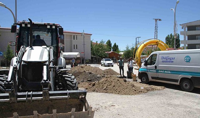 Malazgirt'te doğal gaz çalışmaları devam ediyor