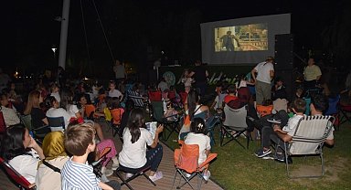 Manisalılar Türkiye'nin ilk çevreci filmini birlikte izledi