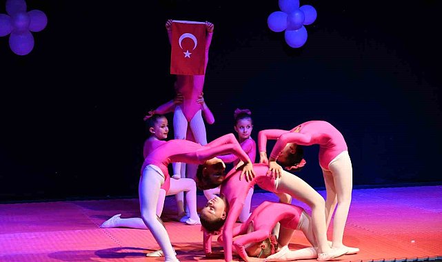 Minik cimnastikçilerden muhteşem gösteri