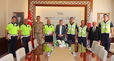 Özverili çalışan personele Vali Eldivan'dan başarı belgesi verildi