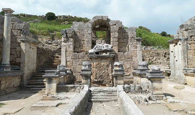 Perge'deki Kestros Çeşmesi, 1800 yıl aradan sonra suyla buluşacak