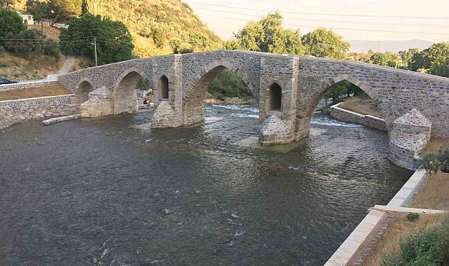 Restorasyonu tamamlanan tarihi köprü suya kavuştu