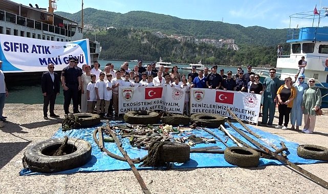 Sahil güvenlik ekipleri bu kez deniz canlılarının yaşama tutunması için mücadele verdi