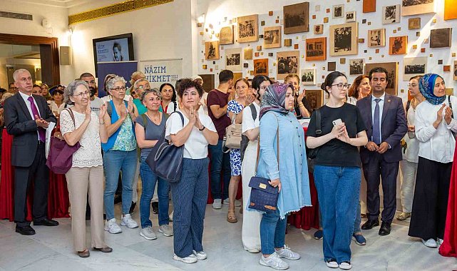 Şarkılarla, şiirlerle Nâzım Hikmet