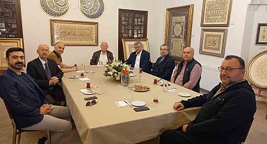 Şehzade Osman Selahaddin Osmanoğlu 'Nakkaşın Fırçasından' sergisini ziyaret etti