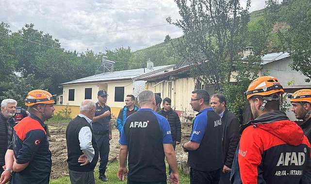 Sivas'ta heyelan sonrası 5 konut tahliye edildi
