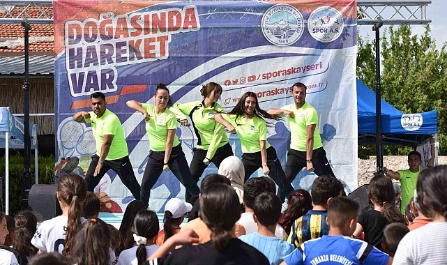 Spor A.Ş.'den Tomarza'da karne şenliği