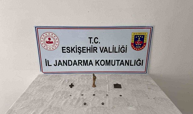 Tarihi eser satmaya çalışan şahıs jandarmaya yakalandı