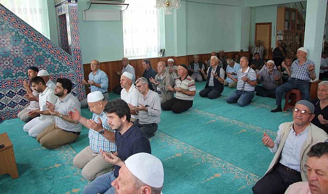 Tekirdağlı çiftçiler yağmur duasına çıktı