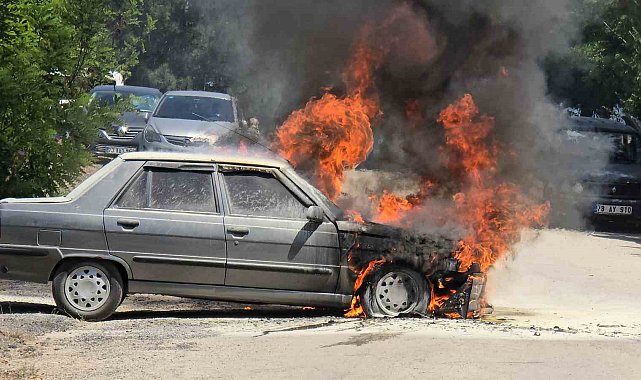 Torununu sınava getirdikten sonra otomobili alev topuna döndü