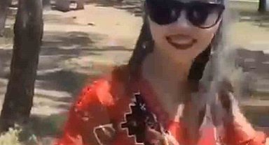 Türk rehberler Koreli turistlere halay öğretti