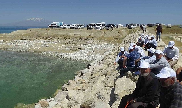 Van Gölü'nde kaybolan şahıs Rov ve Sonar cihazları ile aranıyor