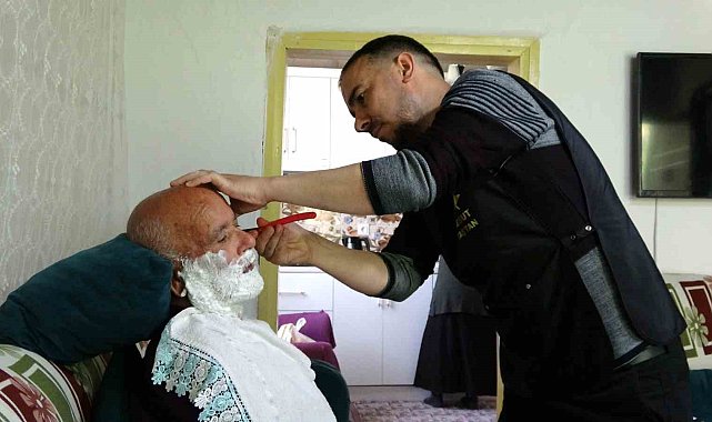 Yozgat'ta hasta ve yaşlıların "Berber Mesut'u" gönüllere taht kuruyor