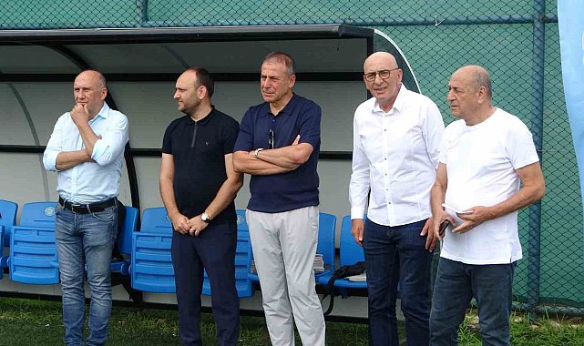 Abdullah Avcı geleceğin futbol yıldızları ile bir araya geldi