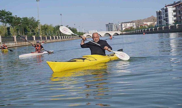 Afyonkarahisarlı genç kano sporcuları Türkiye Kupası'na hazırlanıyor