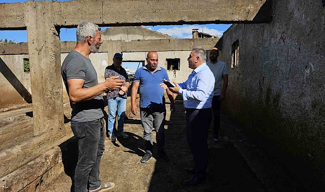 AK Parti Tunceli İl Başkanı Süner, yangında çok sayıda hayvanı telef olan aileyi ziyaret etti