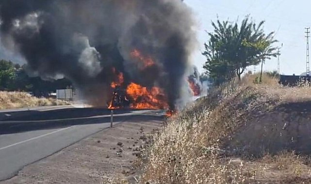 Akaryakıt yüklü tanker alev alev yandı