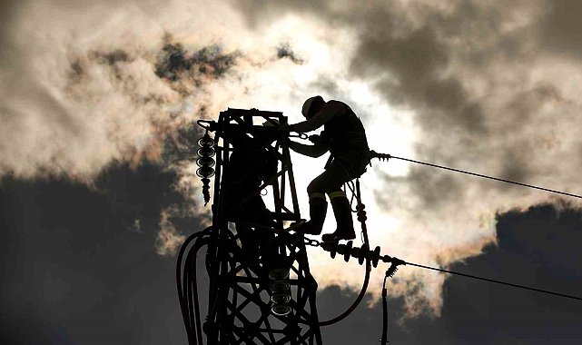 Akdeniz'de aşırı sıcaklar elektrik tüketimine her gün yeni rekor kırdırıyor