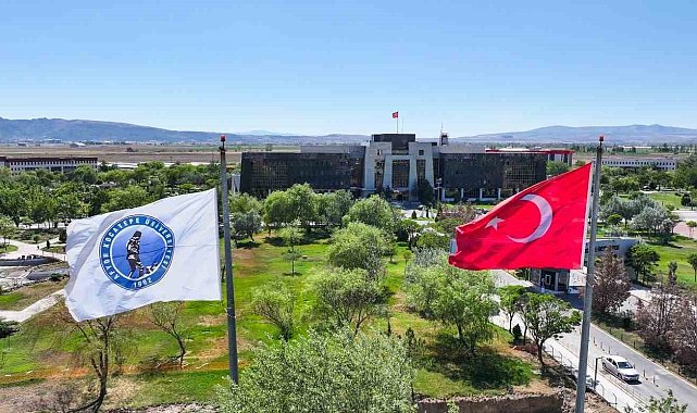AKÜ, Türkiye'deki Birinci Sırasını Korumaya Devam Ediyor