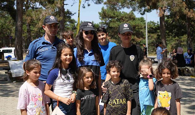 Arnavutköy'de polis ekipleri orman yangınlarıyla ilgili vatandaşları uyardı