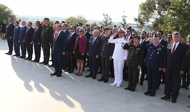 Bakan Güler, KKTC Kurucu Cumhurbaşkanı Denktaş ve Fazıl Küçük'ün kabrini ziyaret etti