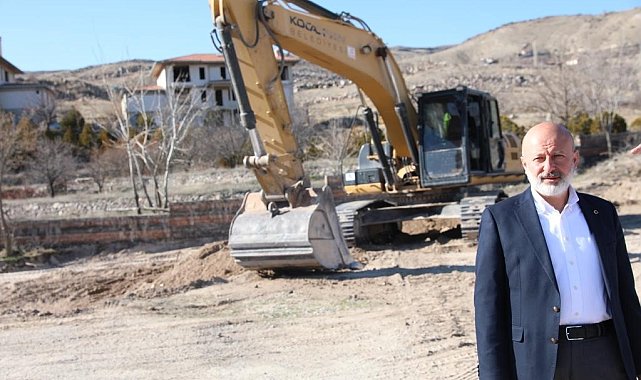 Başkan Çolakbayrakdar: "Kocasinan'ın her bir noktasında aralıksız çalışıyoruz"