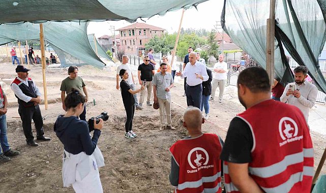 Başkan Özlü "Güzel hatıralar biriktirip, kalıcı bir iş yapıyorsunuz"