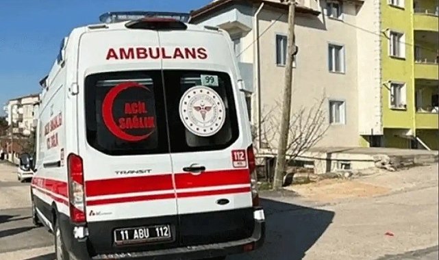 Bilecik'te yayaya çarpmamak için direksiyon kırarak devrilen motorlu bisiklet sürücü yaralandı