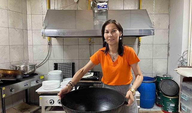 Çibörek ustası atalarından kalan 150 yıllık kazanı mutfağından ayırmıyor