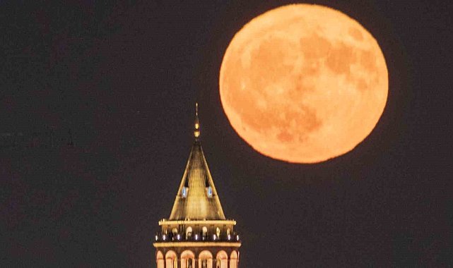 Dolunay İle Galata kulesi buluştu