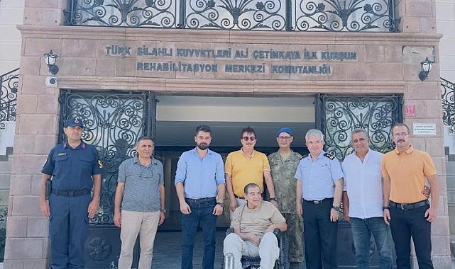 Efsane başkanı Mehmetçik'e bağışladığı rehabilitasyon merkezine götürdü