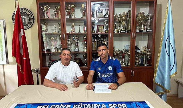 Eray Akar Belediye Kütahyaspor'da
