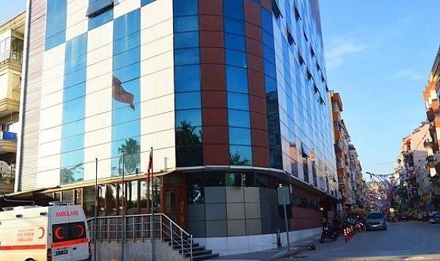 Erdek'te denizde boğulma tehlikesi geçiren kadın hastanede hayatını kaybetti