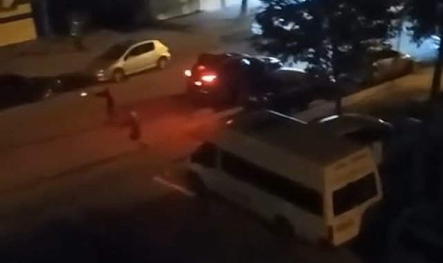 Esenyurt'ta sokak ortasında pompalı tüfekli çatışma kamerada