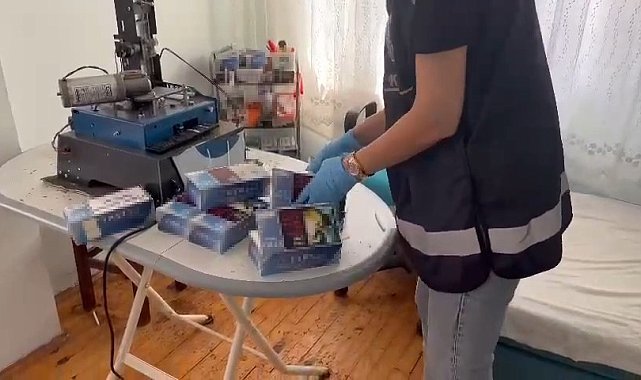 Evleri adeta sigara fabrikasına çevirmişler