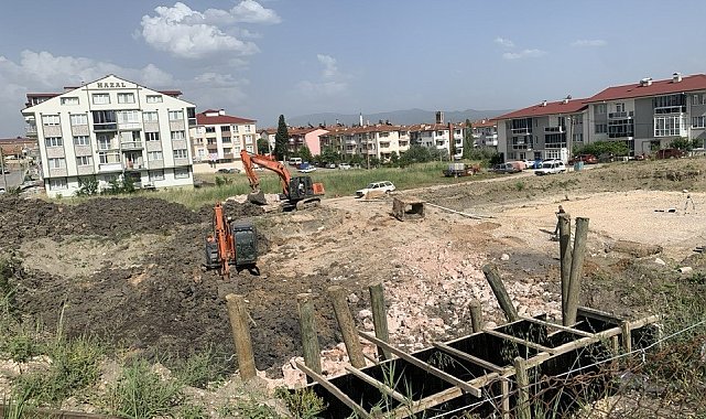 Gediz Hafızlık Erkek Kur'an Kursu inşaatı vatandaşların yardımını bekliyor